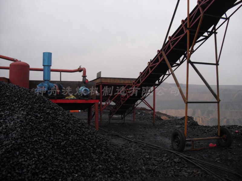 Mobile coal washing machine